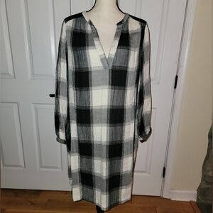 Old Navy Black & Cream Shirt Dress